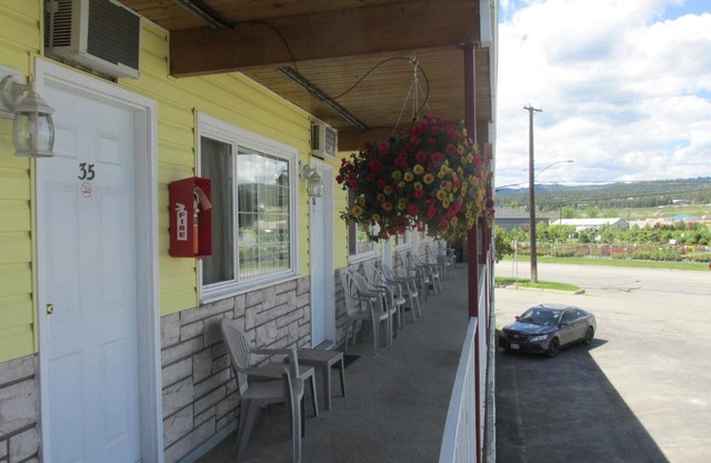 Travellers Motel