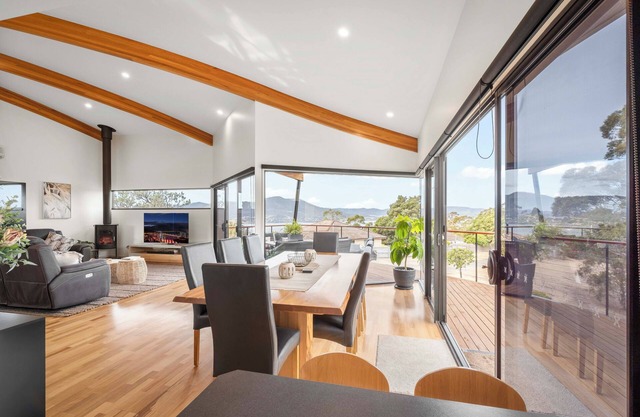 Tree Top Views - 4 Bedroom House - Rosetta