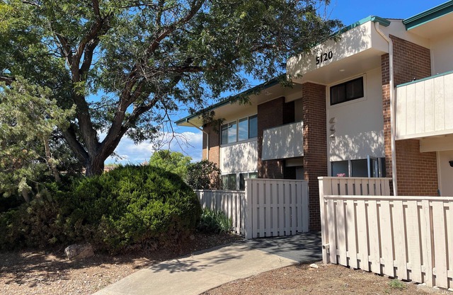 Treehouse Retreat 2bed2bath: Your shortterm housing solution!