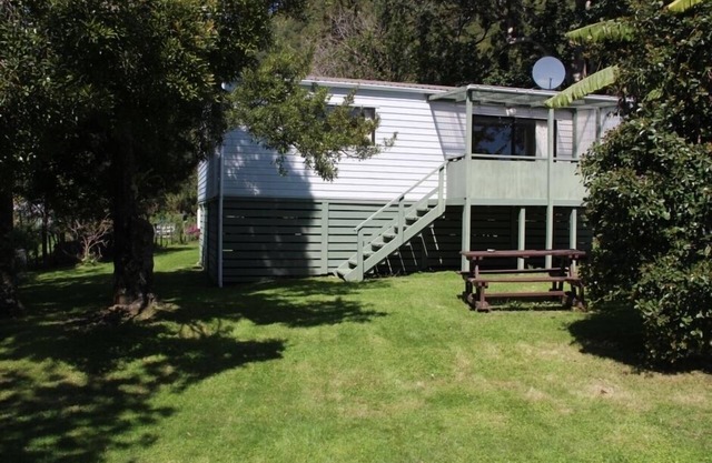 Treehouse - Whanarua Bay Cottages