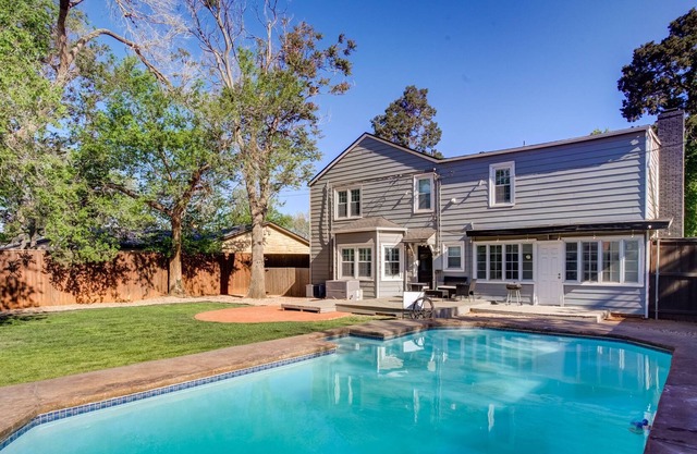 Treetop Manor - 3BR/3BA - Sleeps 12