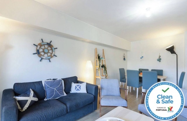 Trendy Bright Flat w/Balcony | Jacuzzi
