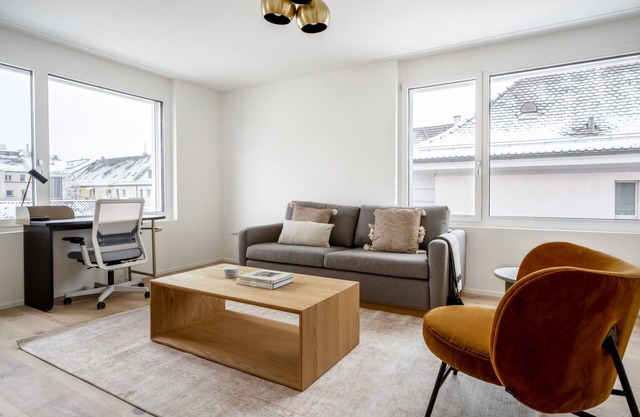 Trendy Wiedikon 2.0 Room w/Storage & W/D, 3 min to Market, by Blueground