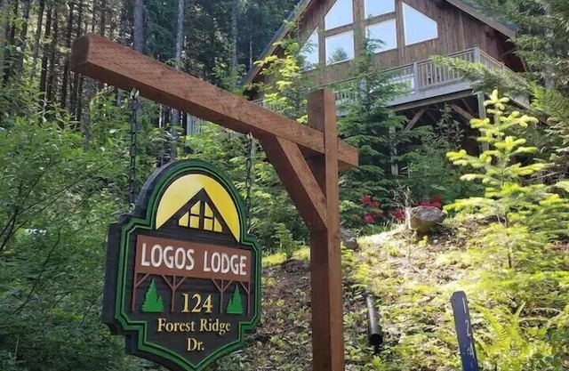 Tri-level, 10-guest, 4 bedroom, 2 bathroom home with hot tub and game room.