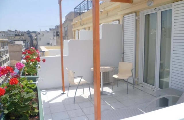 Triton Hotel Piraeus