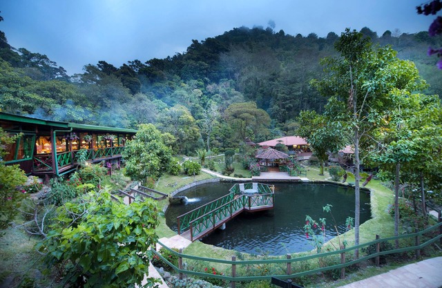 Trogon Lodge