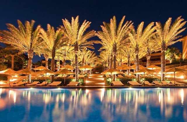 Tropical 3 BR Villa w/Free WiFi, Complex Pool, Private Beach & Grill Access