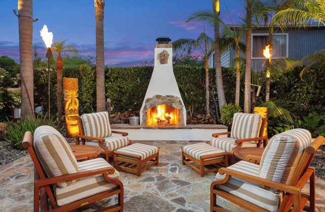 Tropical Palms Plantation Beach Cottage - Historic Encinitas Walking District