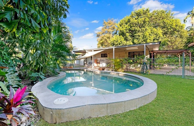 Tropical Tranquillity Spacious Poolside Cottage