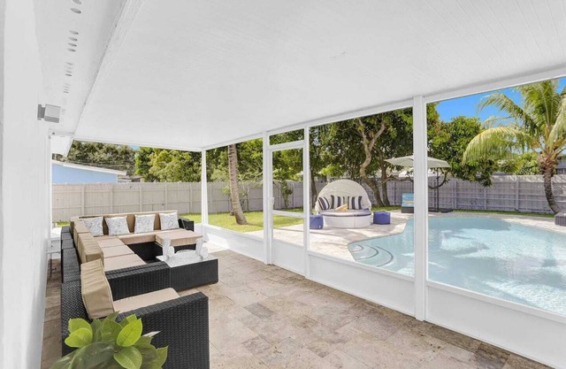 Tropical Villa. feels like paradise. private, peaceful, and central to many stores.