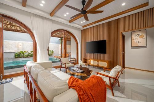 Tropical Villa - Near My Khe Beach & City Center by The Key