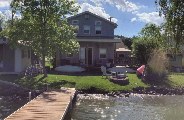 True lakefront! Booking Fall and 2026… C/Air, kayaks, fishing. Pontoon optional.