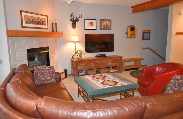 True Ski-In & Out- Chair Across the Street /Spacious Condo/Weekly Discount