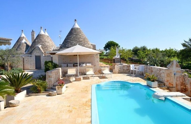 Trulli in Valle d'Itra with Pool and Views