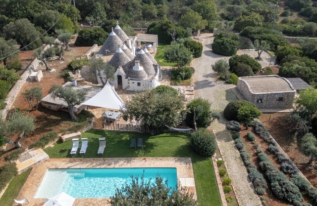 Trullo Luna 6+1, Emma Villas