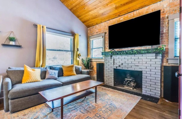 Tucson 2BR Casita – Near UofA + Free Parking & Patio