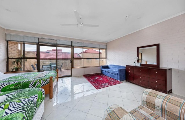 Tuggeranong Short Stay #10C - Sleeps 6