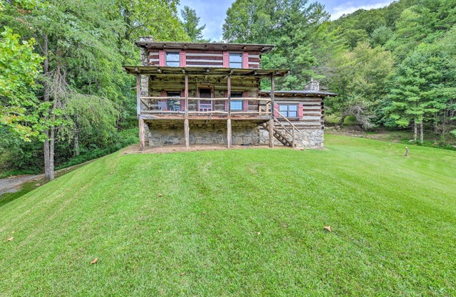 'Turkey Hollow Cabin' w/Stunning Open Views!