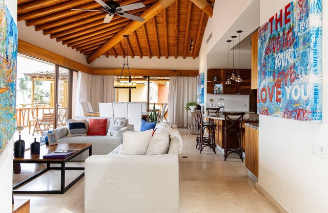 Turquesa - Penthouse, Two Level Beach (30 Steps)