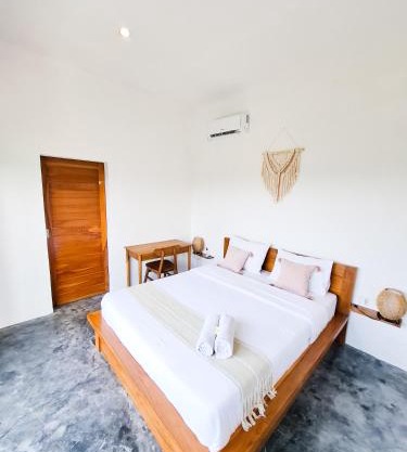 Turtle House Surf & Stay