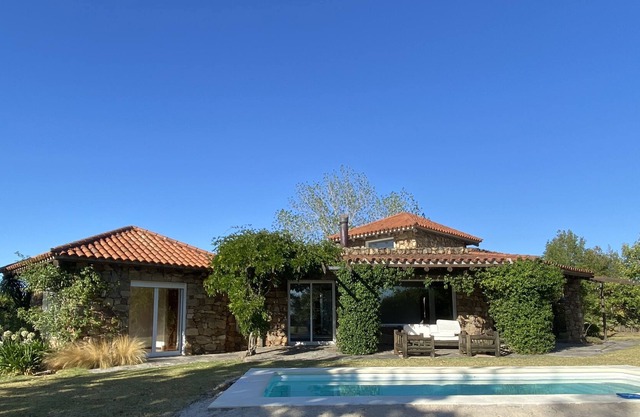 TUSCANY STYLED VILLA WITH SWIMMING POOL IN A 18 MEDAL PLAY GOLF COURSE & GARDEN