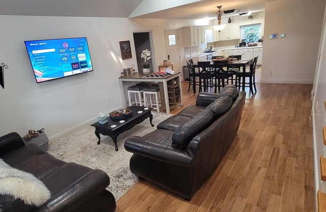 Twin Lakes House - Spacious 4BR/3BA Lake Cumberland- Somernites Cruise -Pets OK