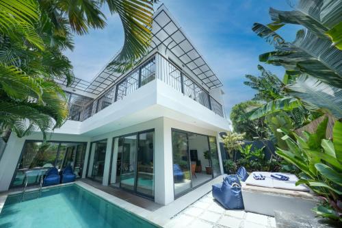 Twin Villas Drupadi 8BR Seminyak by Exotic Bali Properties