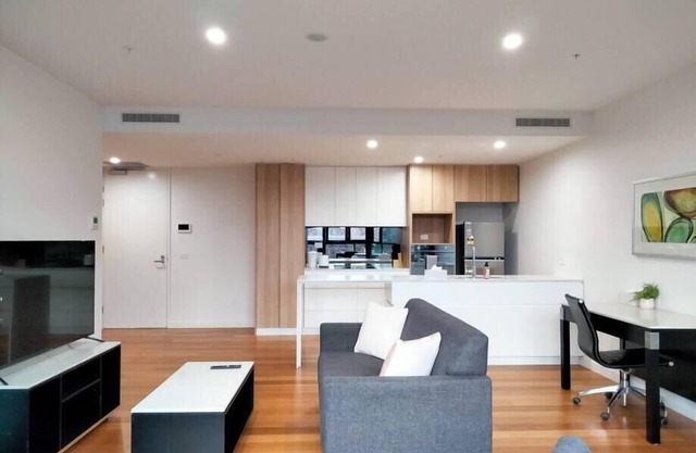 Two bedroom apartment next to Canberra Centre