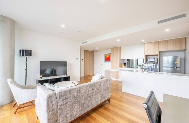 Two bedroom Apartment Next to Canberra Centre