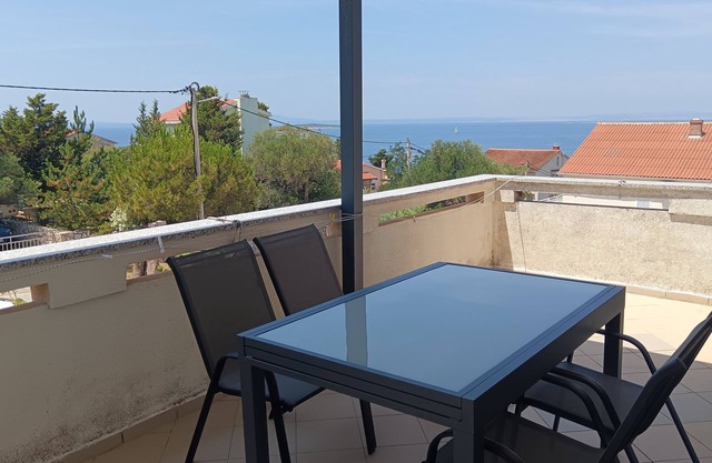 Two bedroom apartment with terrace and sea view Lun, Pag (A-24796-d)