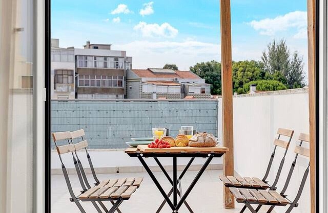 Two bedroom Apt | Almada | Terrace w/River Views