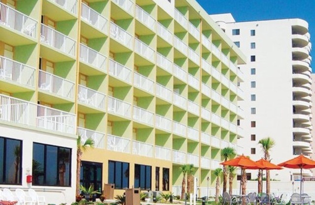 Two Bedroom Ocean Front Condo, Daytona Beach 3720516