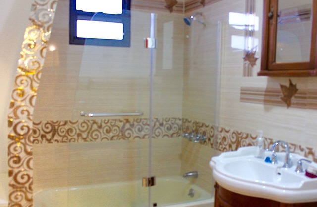 Two Bedroom, walking distance to transportation, shopping and dining.