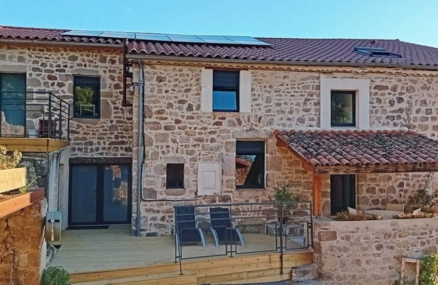 Two comfortable cottages with terrace and Wi-Fi in the countryside