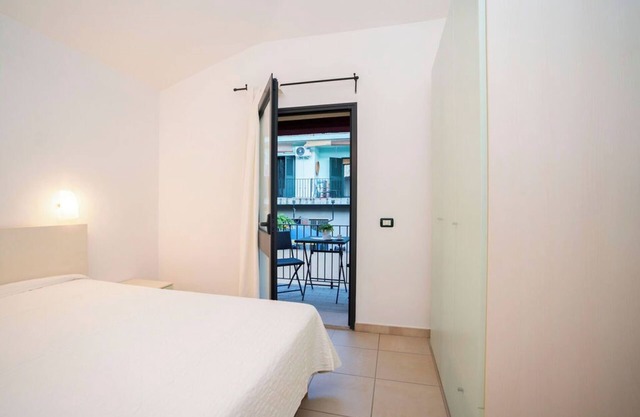 Two-room apartment - Prime location, 3km from the beautiful Torre di Barì beach.