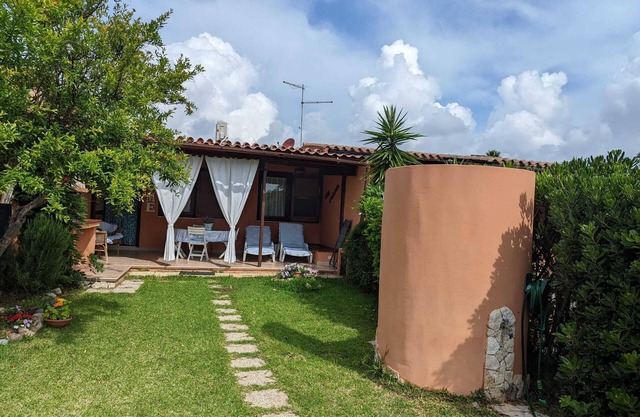 Two-room detached house 50 meters from the beach, all services within walking distance.