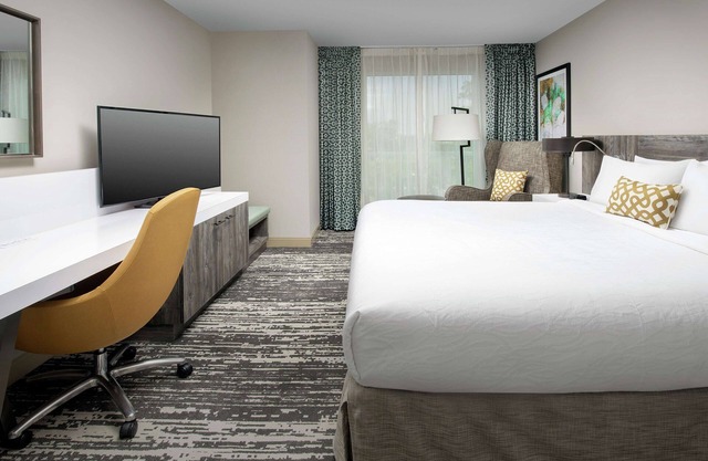 Two Sleek Units Near Bayfront Park w/Pool!