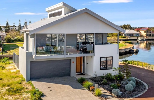 Two-Storey with Marina Views