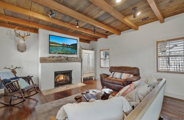 TX 2-Step Guesthouse:Pet Friendly-3Min to Downtown