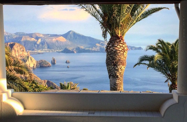 Typical Aeolian villa with sea view, on Vulcano and Etna