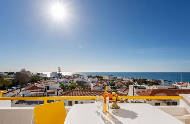 Typical T2 in Albufeira w/Balcony by LovelyStay