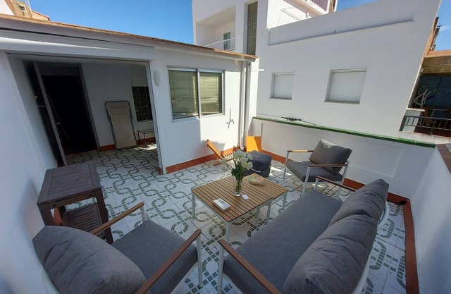 Typical village house in the center of L'escala 2 steps from the beach