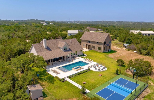 Ultimate Group Getaway - 8,200 Sq Ft, Pool, Pickleball & Resort Amenities