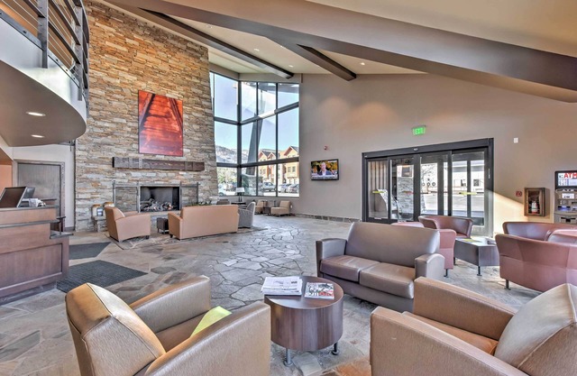Ultimate Park City Studio w/Pool & Hot Tub!