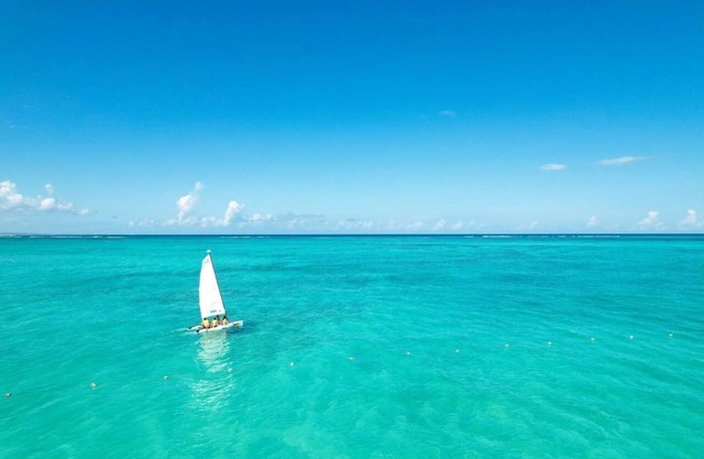 Ultimate Relaxation: 3 Oceanfront Suites, Kids Stay Free, Spa & Outdoor Pool