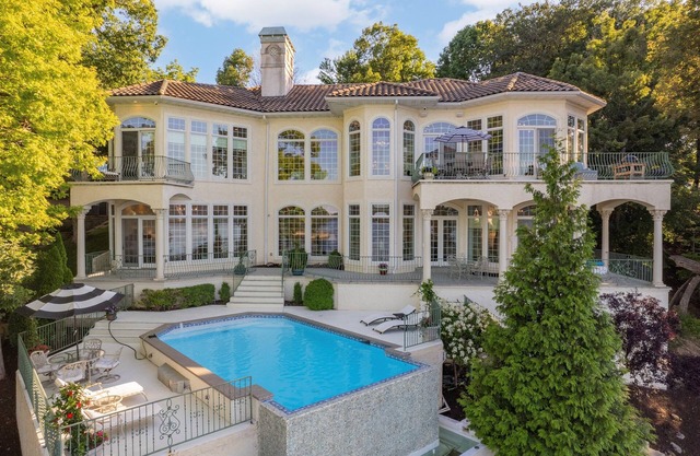 Ultra Luxury Lakefront Estate in Porto Cima GV