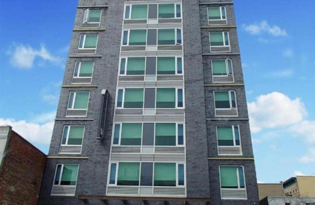 Umbrella Hotel Bronx