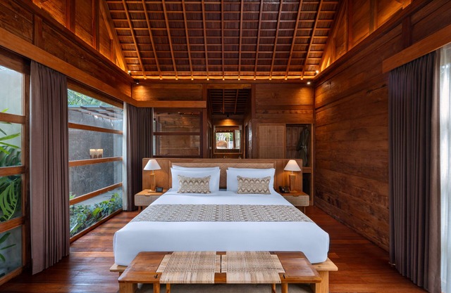 Unagi Wooden Villa by Emana