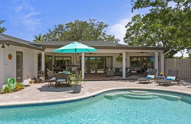 Undamaged by Hurricane with Heated Pool and Arcade!