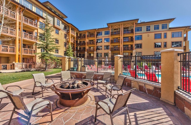 Unequalled Ski in Out, Next to Gondola, Sundial 2Br, Pool, Hot tub, Condo Nast Winner C211